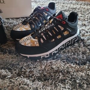 Versace Trigreca mens size 11